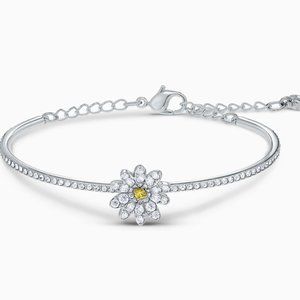 ETERNAL FLOWER BANGLE 5542012 the last one doesn’t have outside boxBrand new